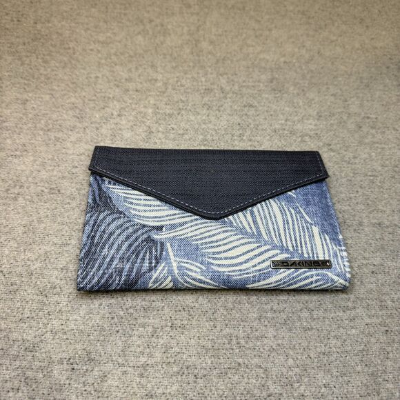 Dakine Wallet Women Blue Feather Print 9X6 in Pockets Organizer Travel - Picture 1 of 7